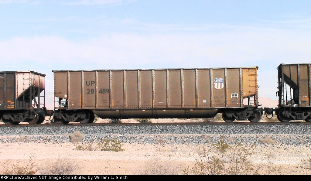 EB Unit Empty Open Hopper Frt at Erie NV -13